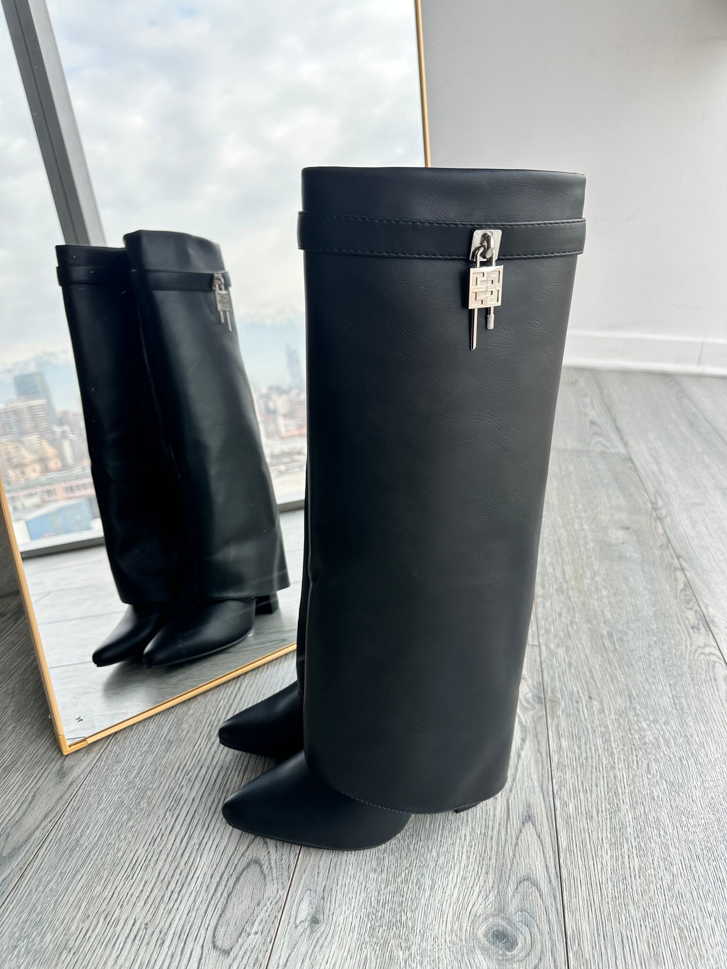 DUPPE GIVENCHY